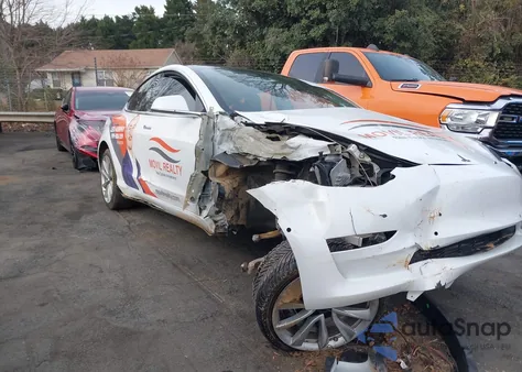 2018 Tesla Model 3 Long Range/Mid Range from USA, damaged, VIN 5YJ3E1EAXJF006476